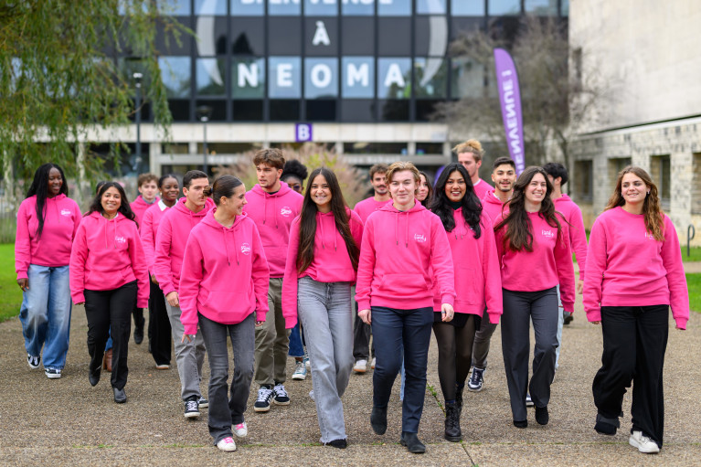 etudiants ecole de commerce neoma rouen