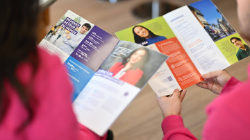 brochures programmes ecole de commerce apres le bac