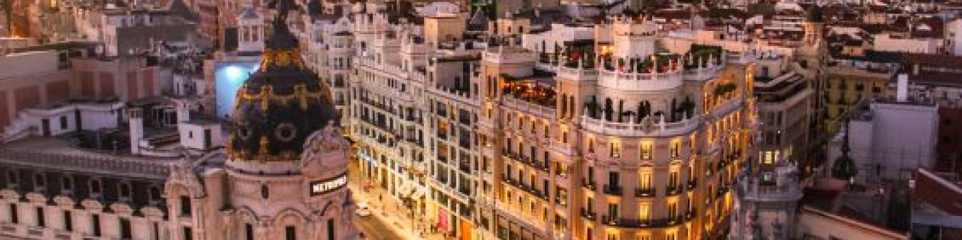 Barcelone de nuit pour présenter le congrès NetEvent IT Spotlight a rassemblé un panel d’experts à Barcelone autour de la problématique du futur des technologies bancaires.